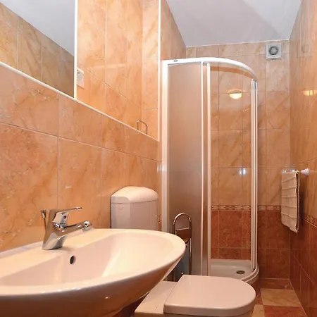Apartment 3 Bedroom In